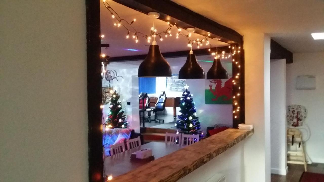 Welsh Row House Apartman Llandegla Kültér fotó