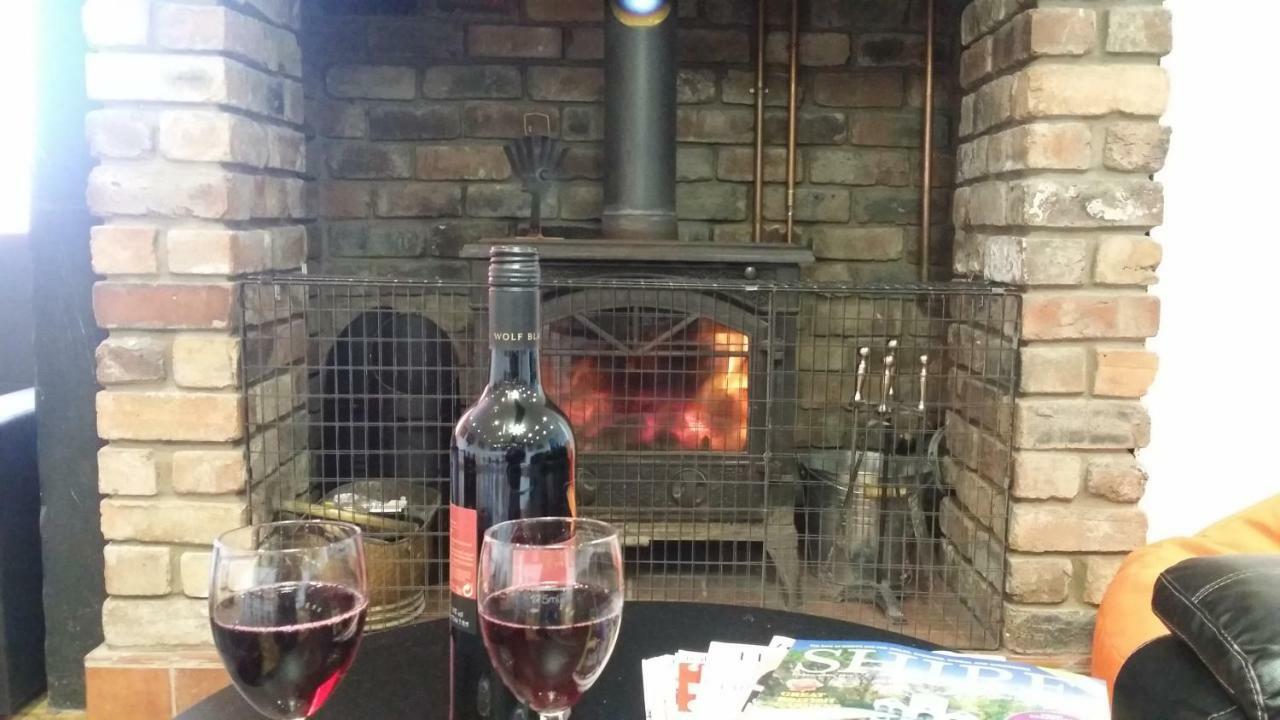 Welsh Row House Apartman Llandegla Kültér fotó